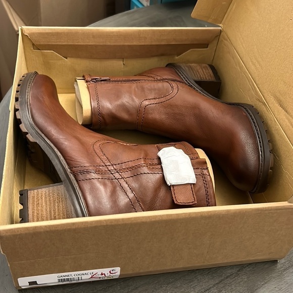 ZODIAC Women's Gannet Lug Sole Boots - Picture 2 of 10